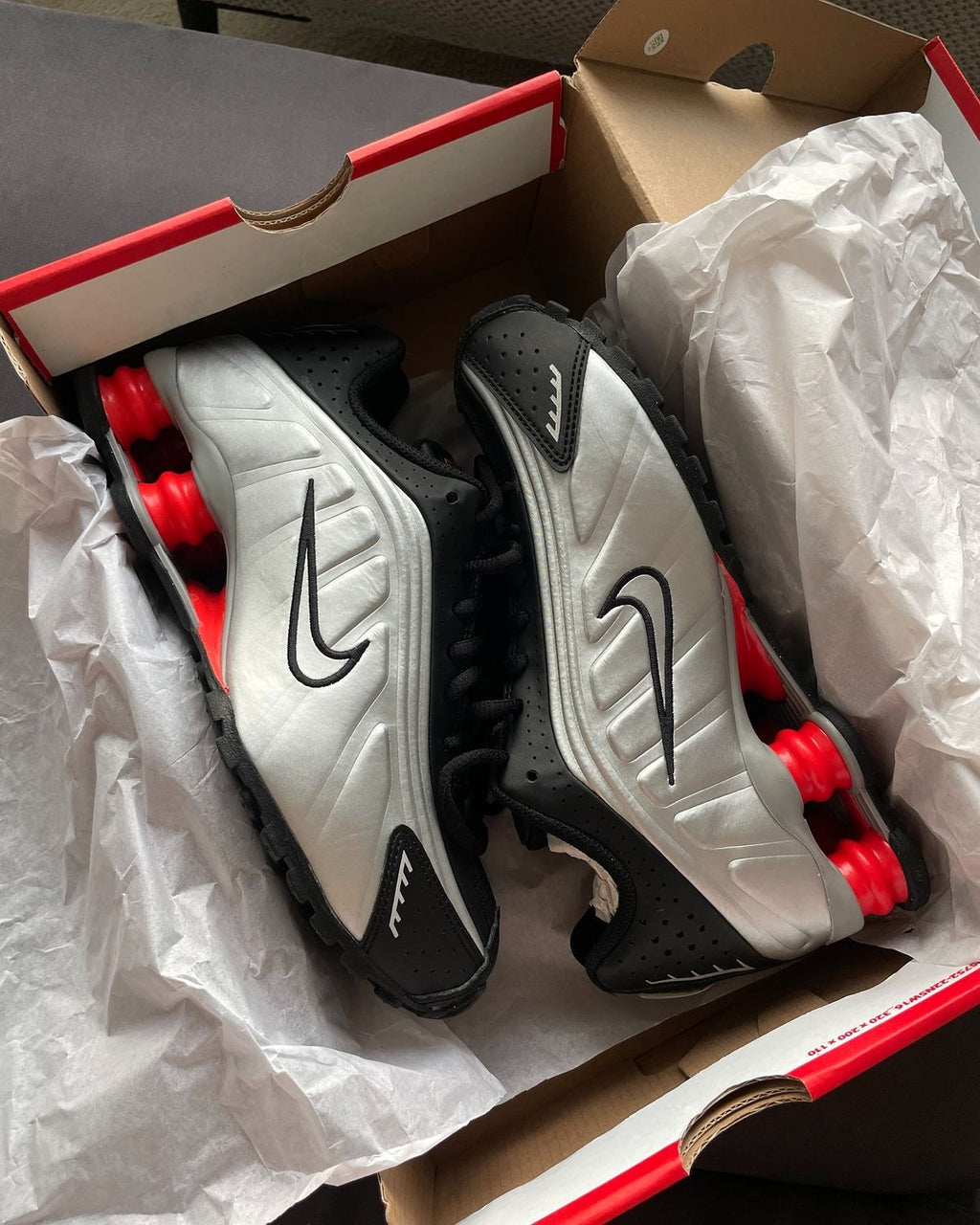 Shox R4